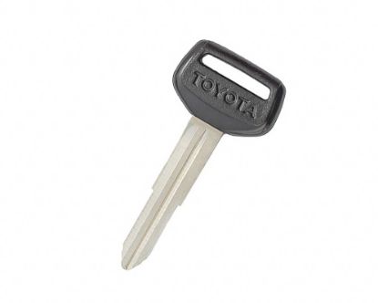 toyota-hilux-genuine-key-blank-90999-00174