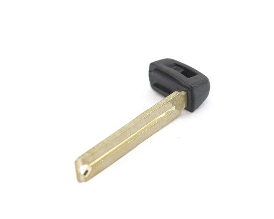 New Aftermarket Toyota Smart key Remote Emergency Blade one side Compatible Part Number: 69515-33100 High Quality Best Price | Emirates Keys