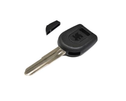 This is a New Aftermarket Mitsubishi Pajero Key Shell with MIT8 Blade That comes in a Black Color.