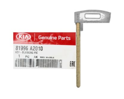 New KIA Soul 2015 Genuine/OEM Smart Key Remote Blade TOY40 Manufacturer Part Number: 81996-A2010 | Emirates Keys