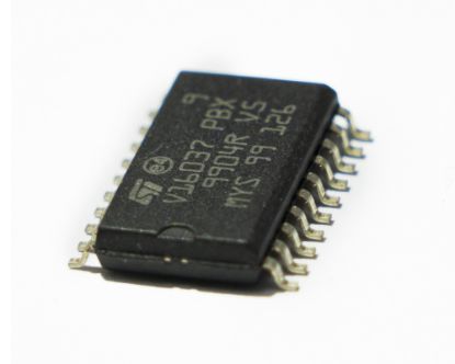 Hyundai Kia Smartra Amplifier IC Chip V16037 And a lot of Emirates Keys