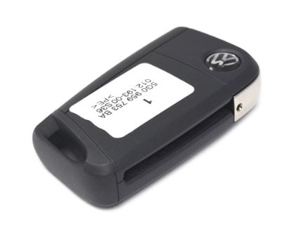 New Volkswagen MQB Genuine / OEM Flip Remote Key 3 Buttons 433MHz OEM Part Number: 5G0959752BA | Emirates Keys